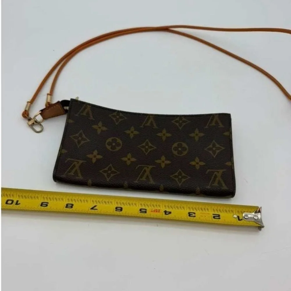 Louis Vuitton Monogram Pochette Crossbody Bag Authentic LV Wristlet Vintage‎